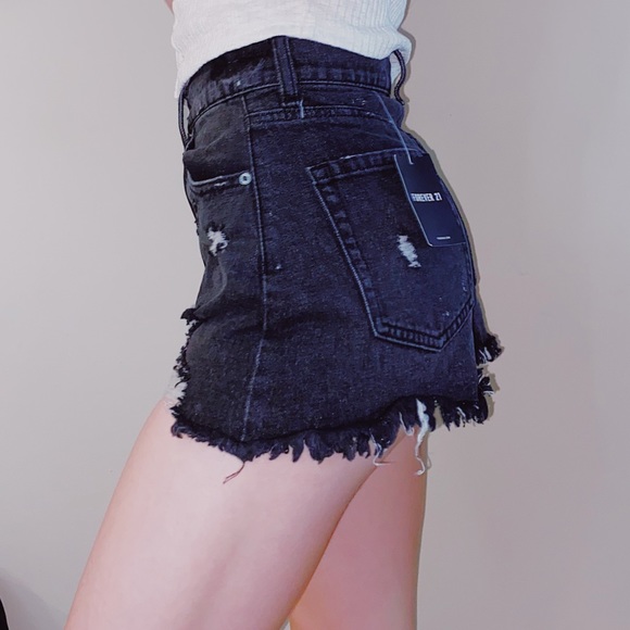 Forever 21 Pants - ✨Forever 21 denim ripped shorts✨